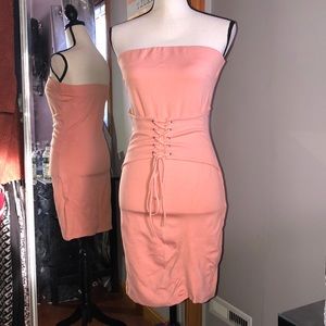 Coral‎ tube dress